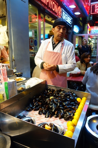 Midye Dolma, mussels stuffed with seasoned rice. Sold as streetfood.
